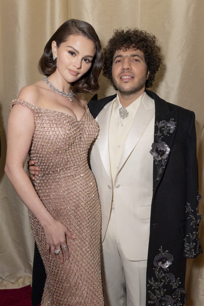 Selena Gomez y el posible Benny Blanco en 2025.