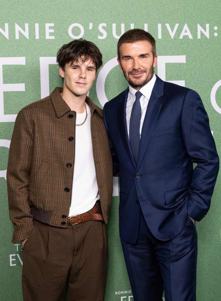 Cruz Beckham e David Beckham em novembro de 2023.
