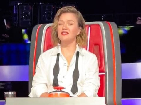 WHOA! Kelly Clarkson Debuts Shocking New Hairstyle on The Voice