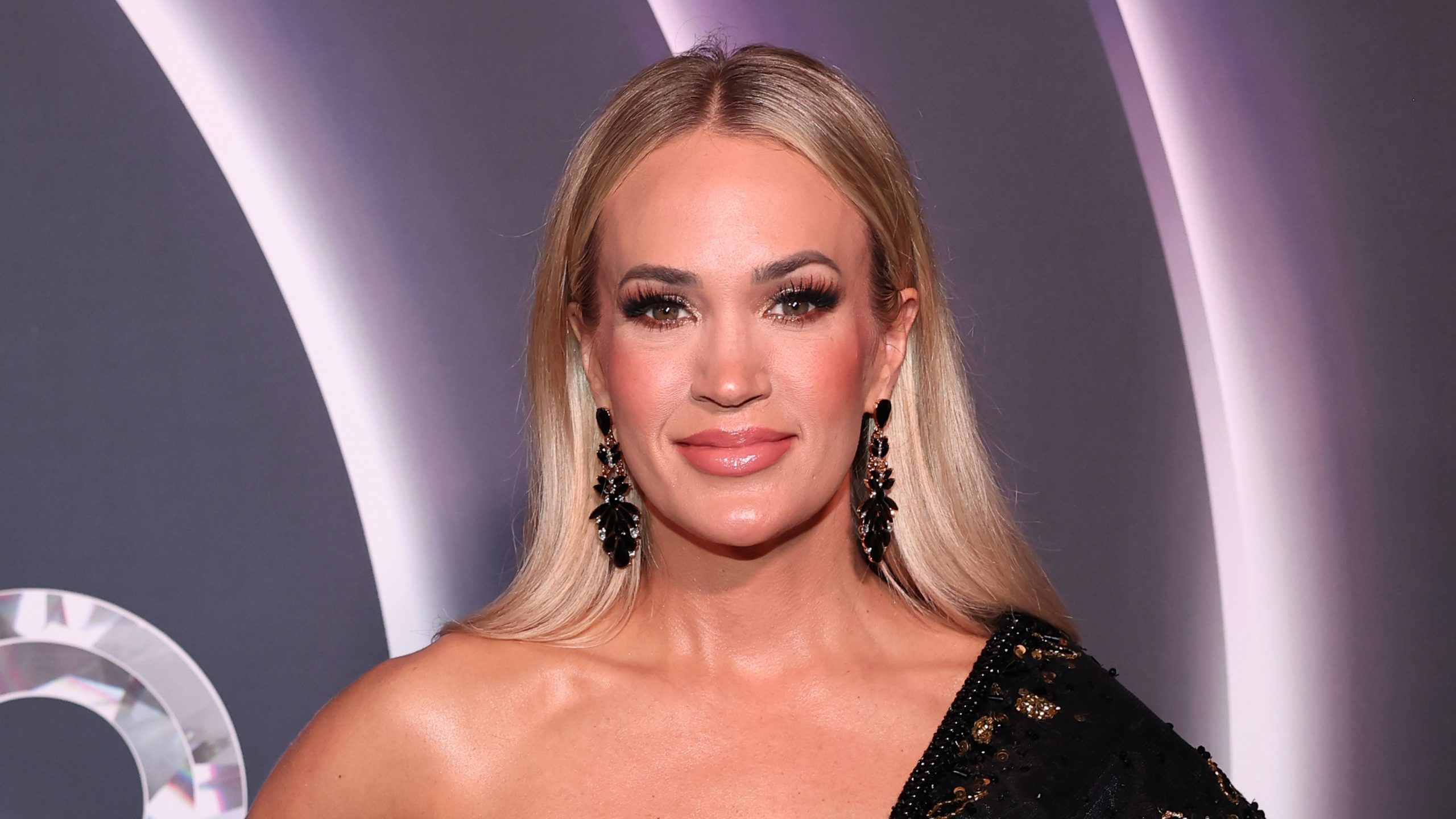 Carrie Underwood Unknown with New Hair Color