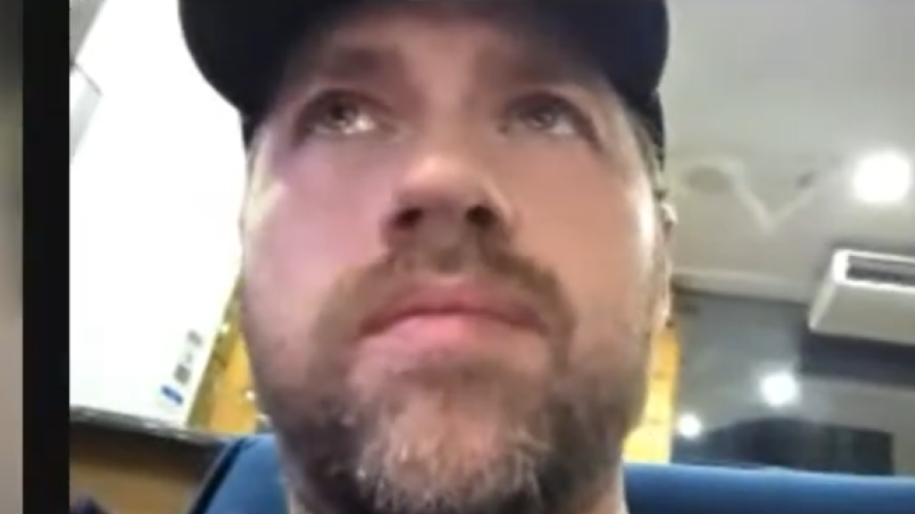 Paul Staehle é um John Yates YouTube ao vivo.