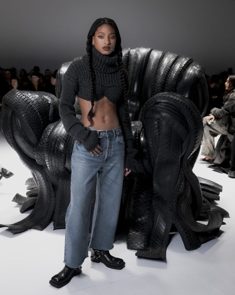 Willow Smith realizó sus abdominales en febrero de 2024.
