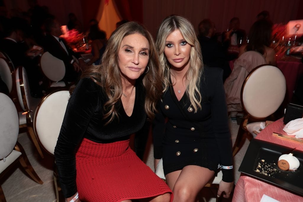 Caitlyn Jenner y Sophia Hutchings en marzo de 2022.