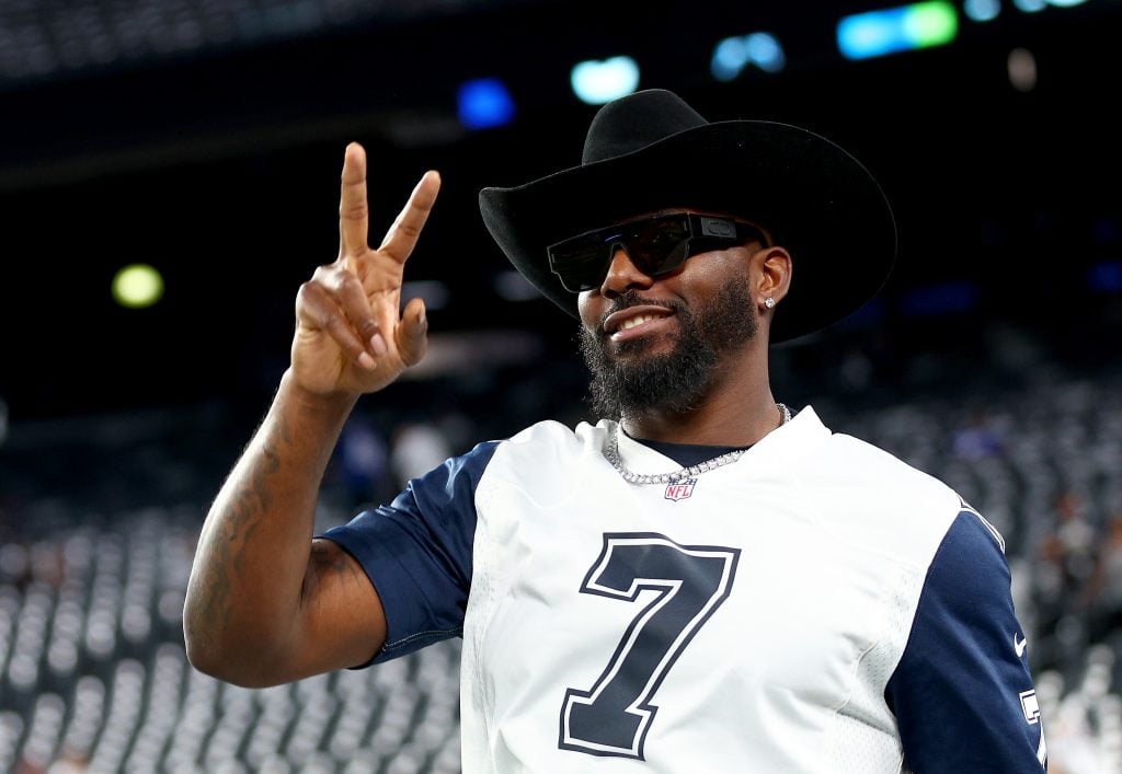 O ex -dallas do Dallas Cowboy Wide Receiver Days Walks no Metlife Stadium entre o New York Giants e o Dallas Cowboys em 26 de setembro de 2022 antes de jogar no MetLife Stadium em East Rutherford, Nova Jersey. 