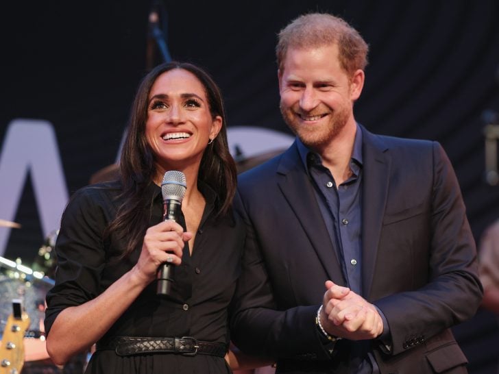 Meghan Markle, Prince Harry Accepted ‘Humiliating’ Low-Ball Offer to Renew …