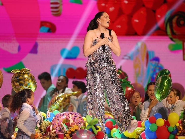 Jessie J Hospitalized in Wake of Breast Cancer Diagnosis