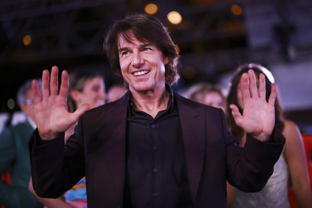 Tom Cruise asiste 