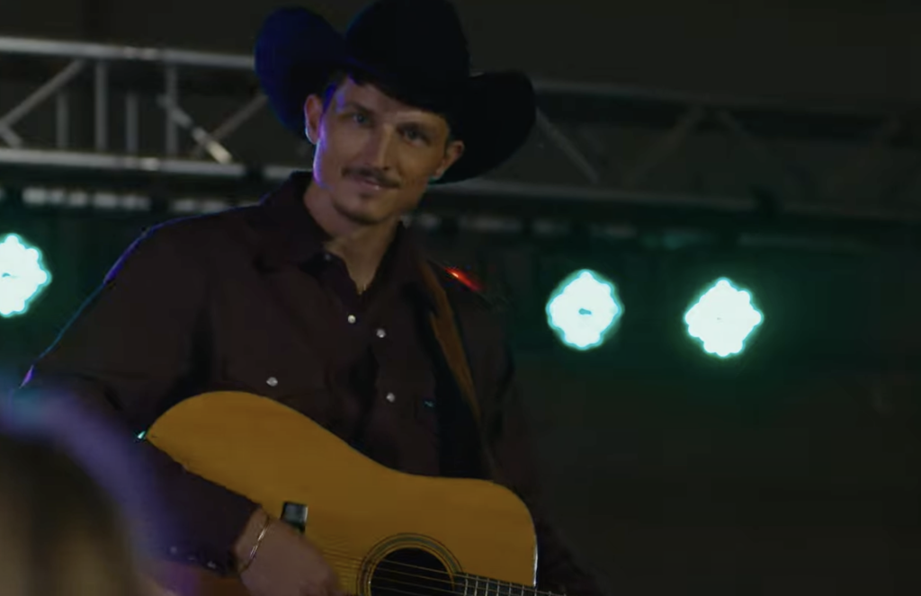 La estrella del país Spencer Hatcher ha estado condolando a la madre recientemente asesinada.