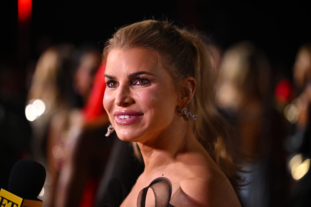 Jessica Simpson shows her face at the 2025 VMAs.