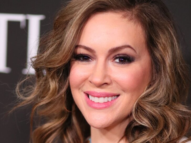 Alyssa Milano Removes Breast Implants, Explains She’s ‘Letting Go’ of …