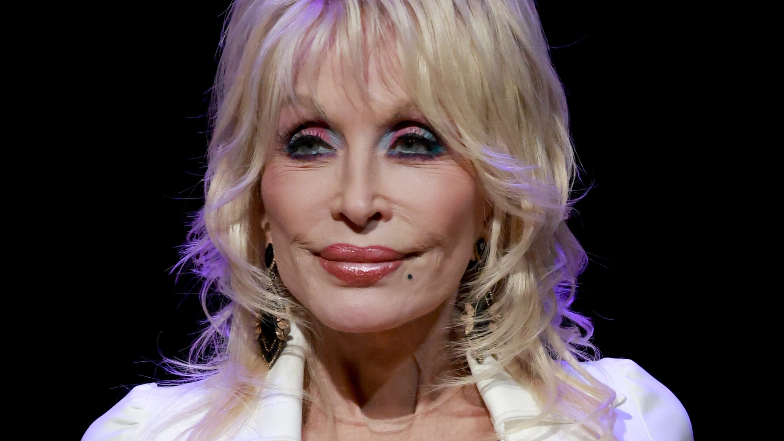 Dolly Parton Cancels Concert, Reveals ‘Health Challenges’