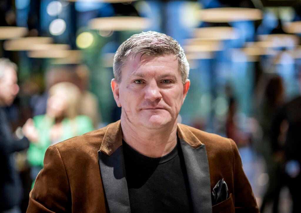 Rikijs Hattons apmeklē Lielbritānijas pirmizrādi 