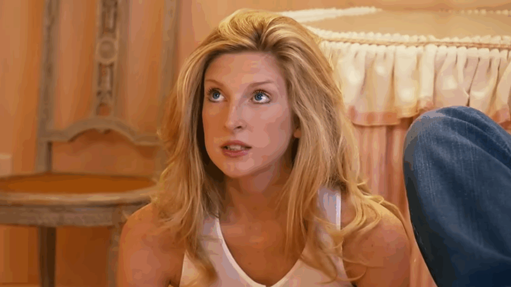 Lindsie Chrisley, now Lindsie Landsman, on her family's old show.