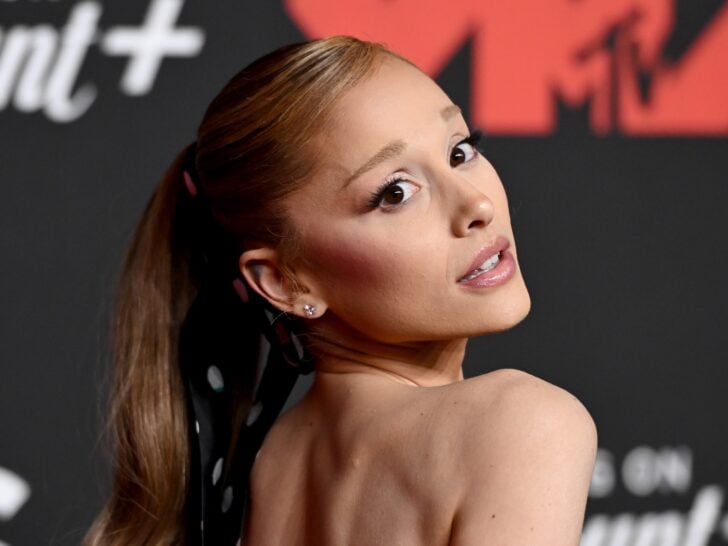 Ariana Grande Delights Fans with Refreshed Throwback Look