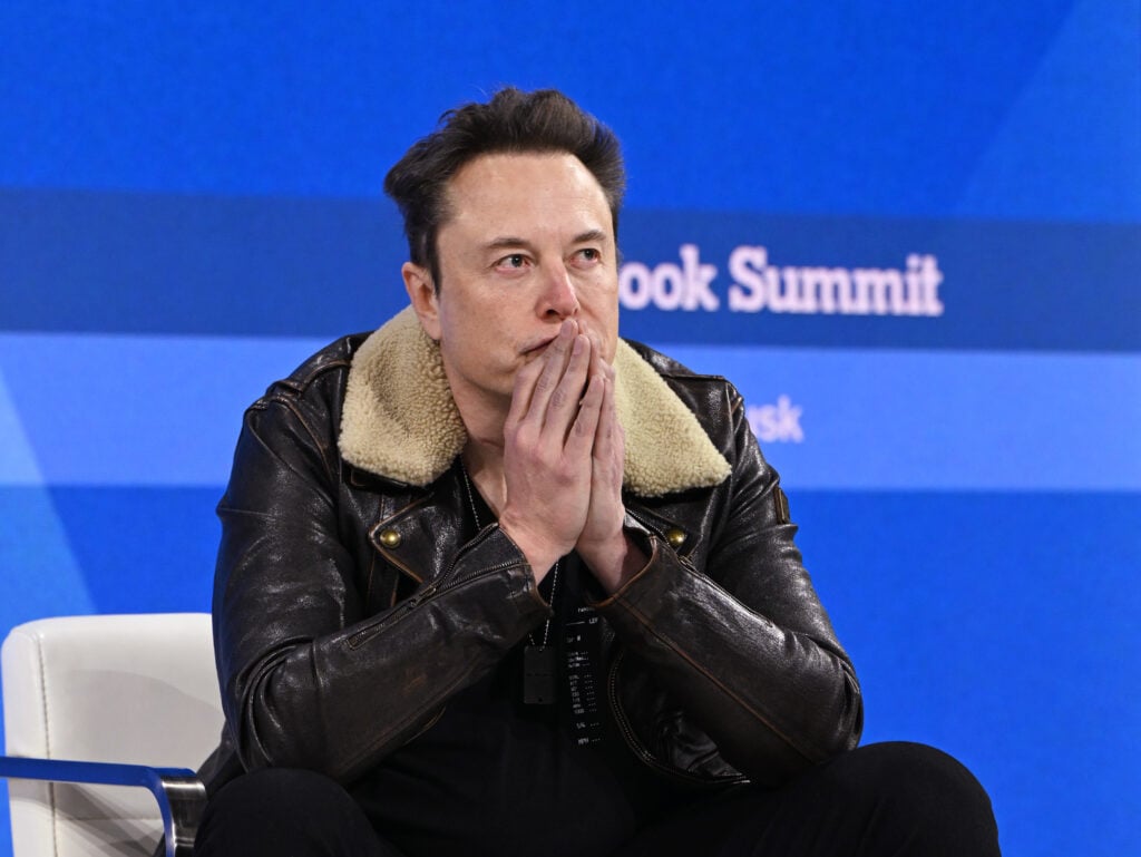 Elon Mask falou no palco durante o New York Times Dilbook Summit em 27 de novembro de 2021 na cidade de Nova York. 