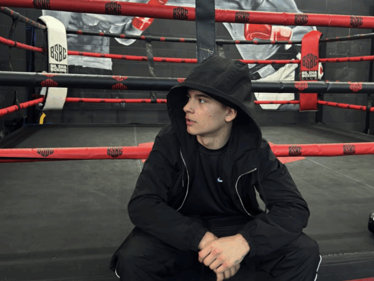 Arturo Gatti Jr., son of boxing legend Arturo Gatti, has passed away at the age of 17.
