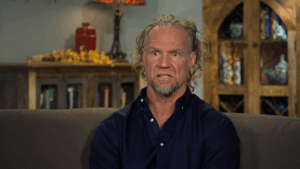 Kody Brown speaks to the camera.