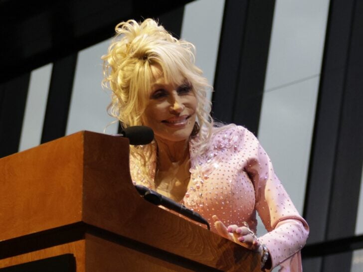 Dolly Parton Explains ‘Health Challenges’ Are Ongoing, Force Her to Skip …