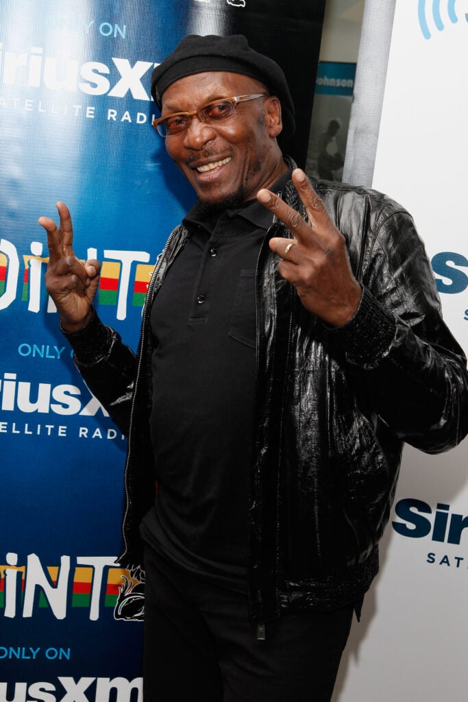 El cantante Jimmy Cliff visita los estudios SiriusXM el 29 de noviembre de 2011 en la ciudad de Nueva York. 