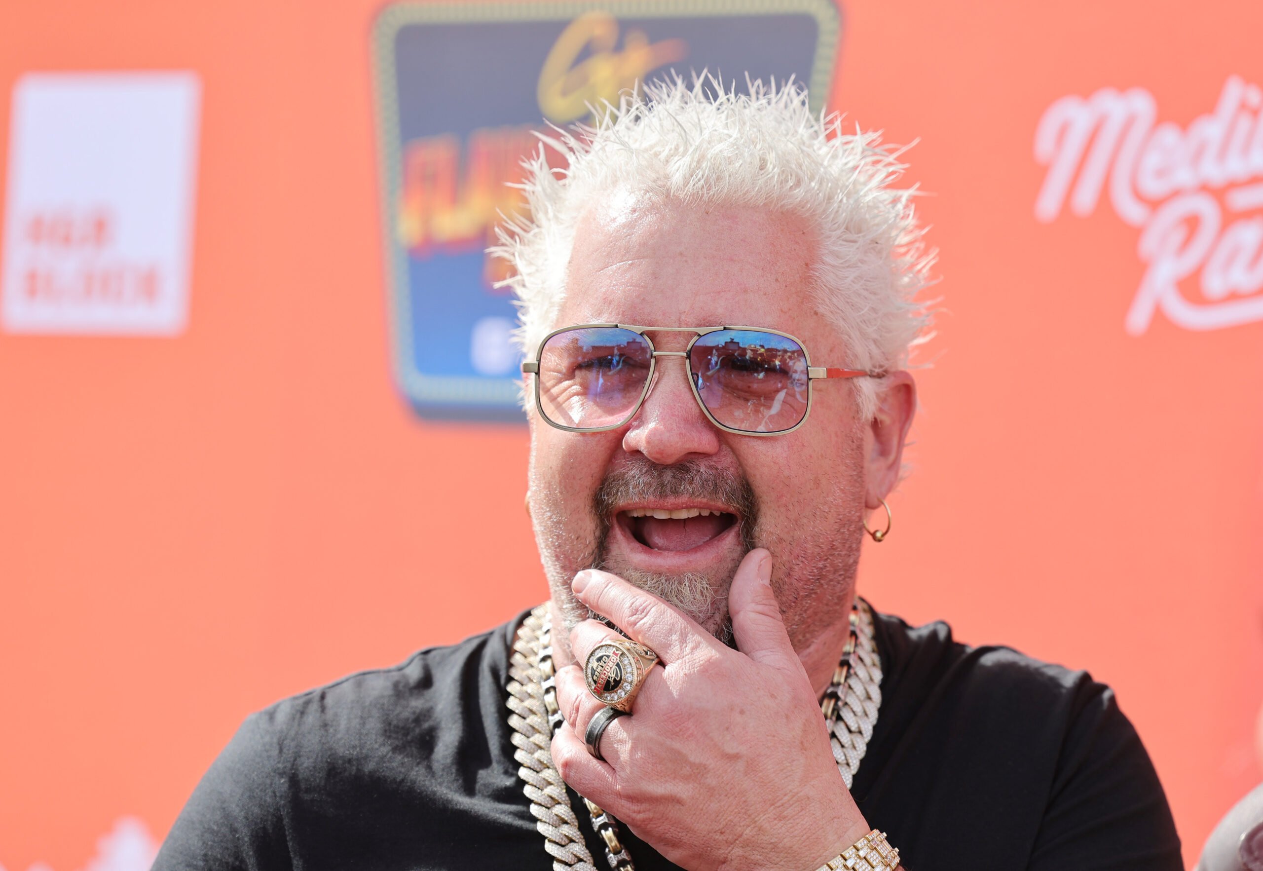 Guy Fieri met spoed naar het ziekenhuis na incident op de set