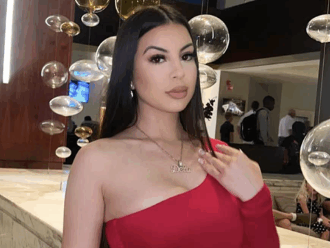 Singer Delarosa has been shot and killed at the age of 22.