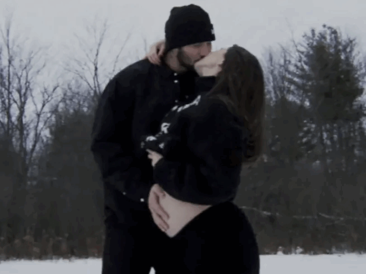 Hailee Steinfeld Is Pregnant, Expecting First Child With Buffalo Bills Legend Josh Allen!