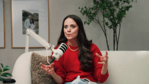 Jinger Duggar makes an unusual facial expression on her podcast.