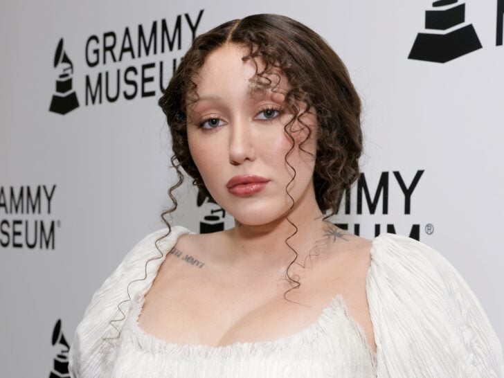 Noah Cyrus Pregnant? The Rumor & The Truth