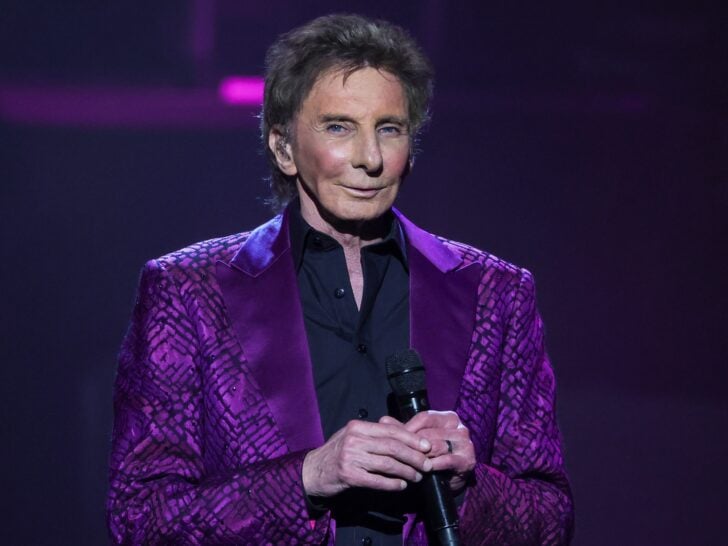 Barry Manilow Reveals Diagnosis, Reschedules Upcoming Shows