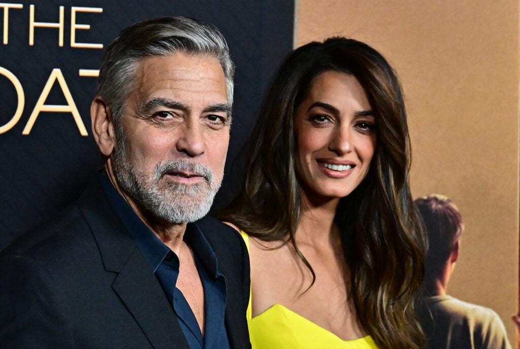 George Clooney y su esposa, la abogada libanesa-británica Amal Clooney, asisten al estreno en Los Ángeles de la película de Amazon MGM Studios. 