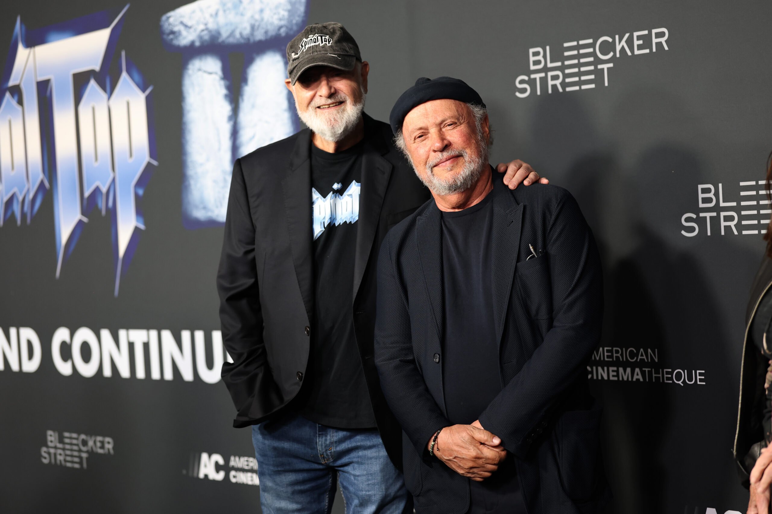 Billy Crystal Pens Mooi, emotioneel eerbetoon aan Rob Reiner