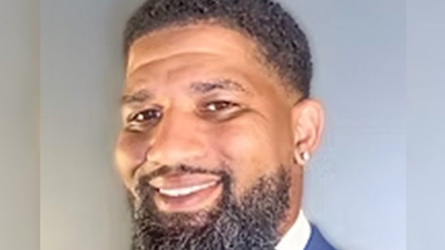 Quinton Dixon, coach van de middelbare school beschuldigd van ‘grooming’, overleden