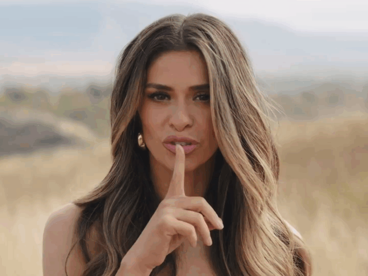 Taylor Frankie Paul PREGNANT While Filming Upcoming ‘The Bachelorette’ and …