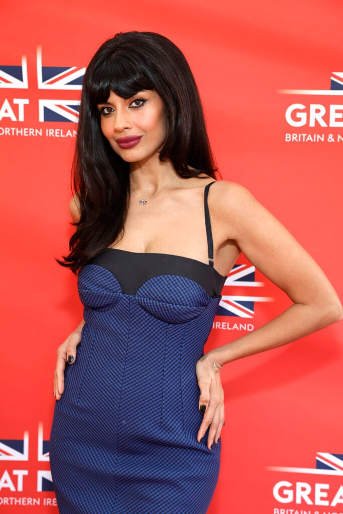 Jameela Jamil woont de BIG Celebration of British Excellence in Film van het Britse consulaat-generaal bij tijdens de 96e Academy Awards. Woont de BIG Celebration of British Excellence in Film van het Britse consulaat-generaal bij tijdens de 96e Academy Awards in de residentie van het Britse consulaat-generaal op 8 maart 2024 in Los Angeles, Californië.