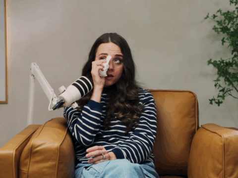 Jinger Duggar dries her eyes.