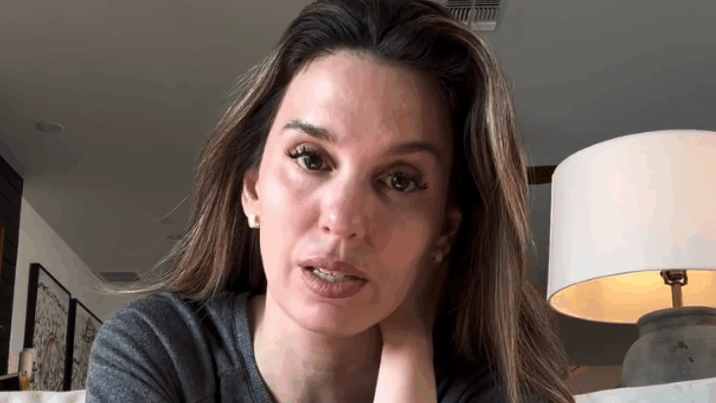 Christy Carlson Romano en las redes sociales.