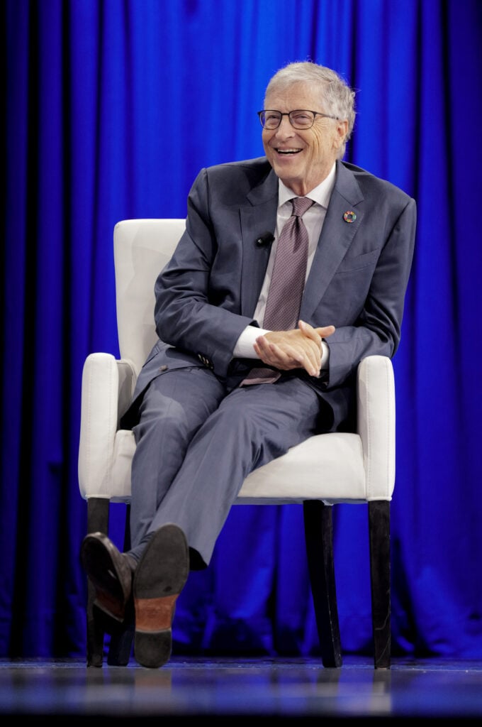 Bill Gates participa en la charla junto a la chimenea Building Blocks of the Future durante el segundo día de la reunión anual de la Iniciativa Global Clinton 2024 en el New York Hilton Midtown el 24 de septiembre de 2024 en la ciudad de Nueva York. 