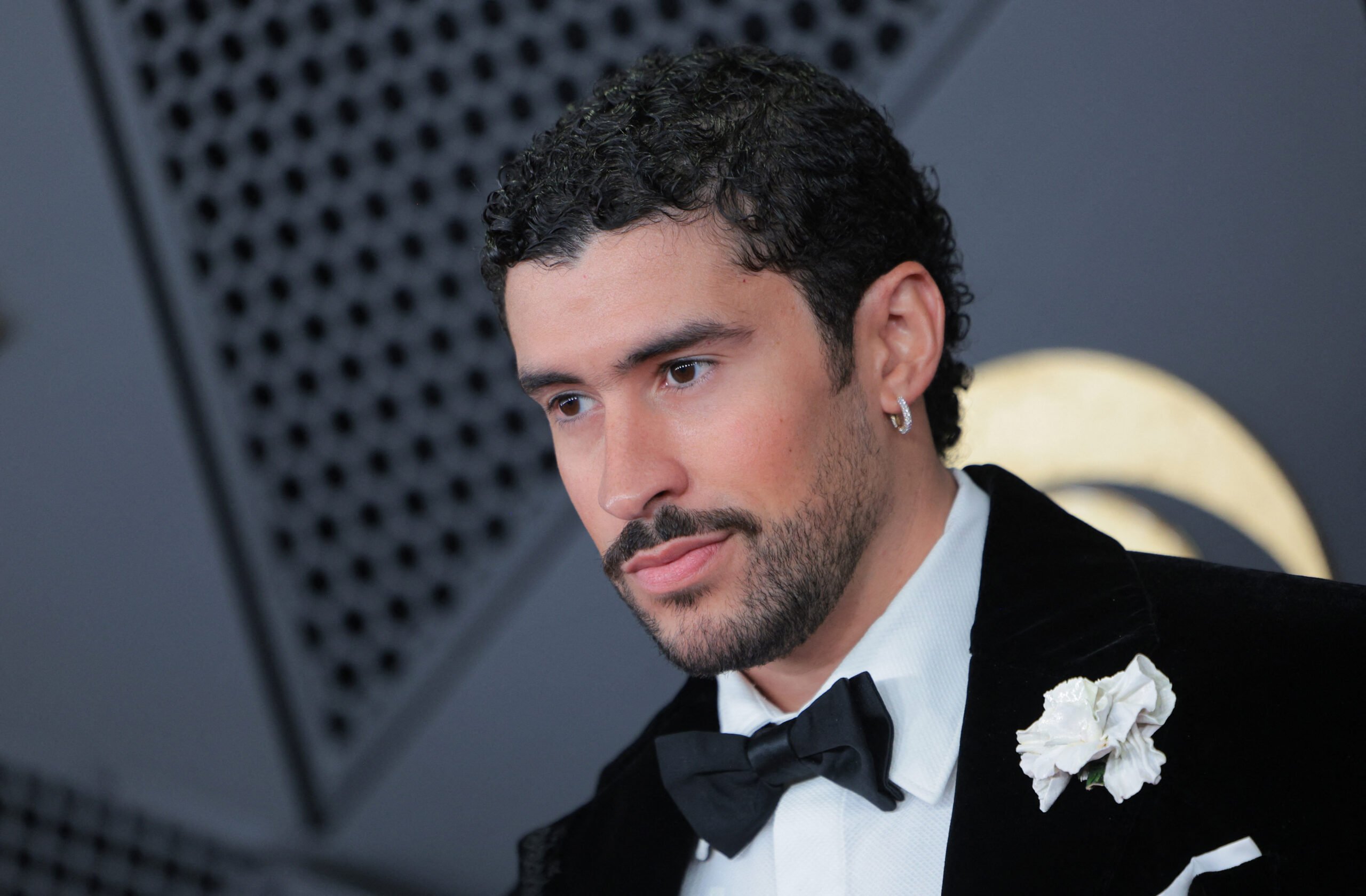 Bad Bunny wint GROOT voorafgaand aan Super Bowl-optreden!