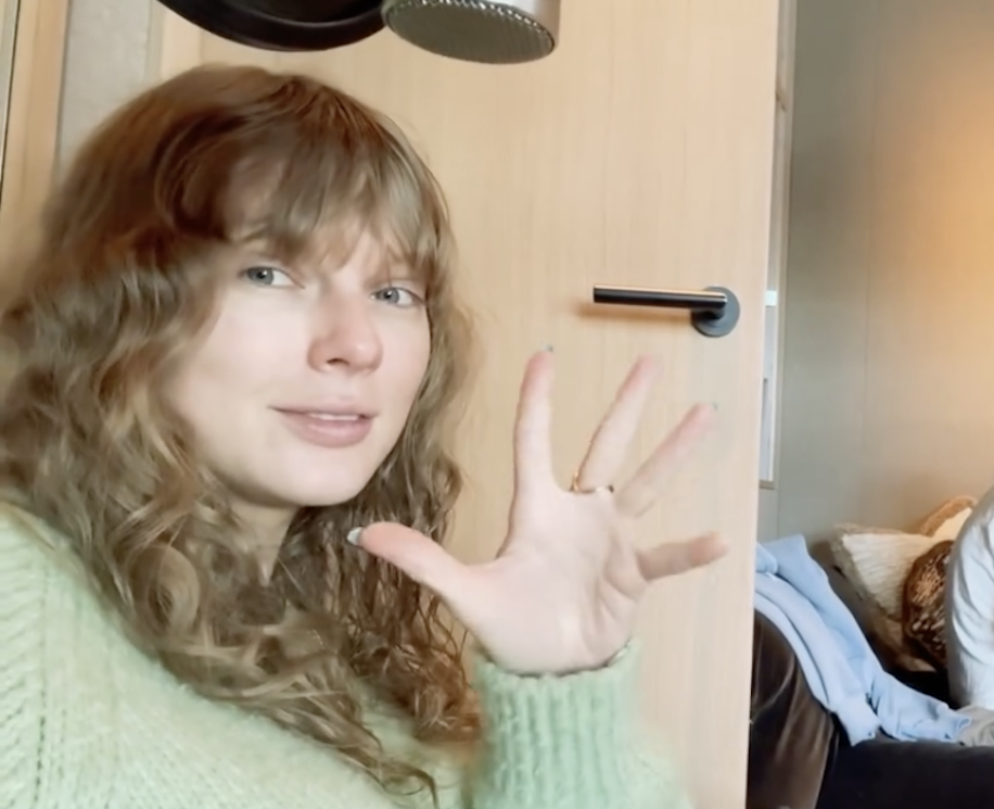 Zonder make-up in de video achter de schermen van Opalite!