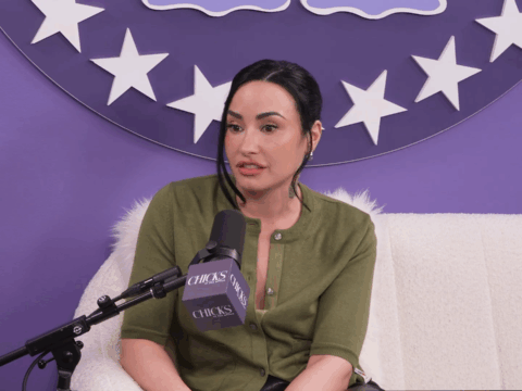 Demi Lovato on the Chicks In The Office podcast.
