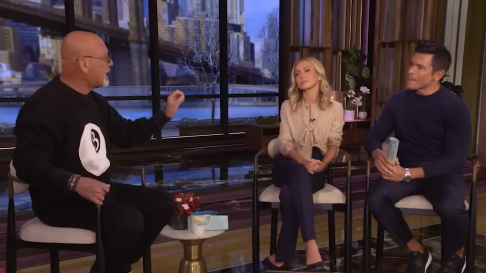 Howie Mendel Goes Off on Kelly Ripa Over Compliment