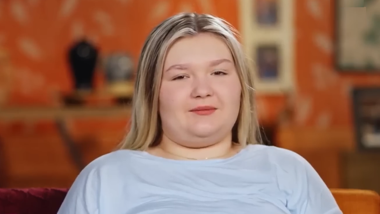 Bella Vaughn spreekt achterdeurplannen over ‘geboortebeperking’ over ‘Onverwacht’