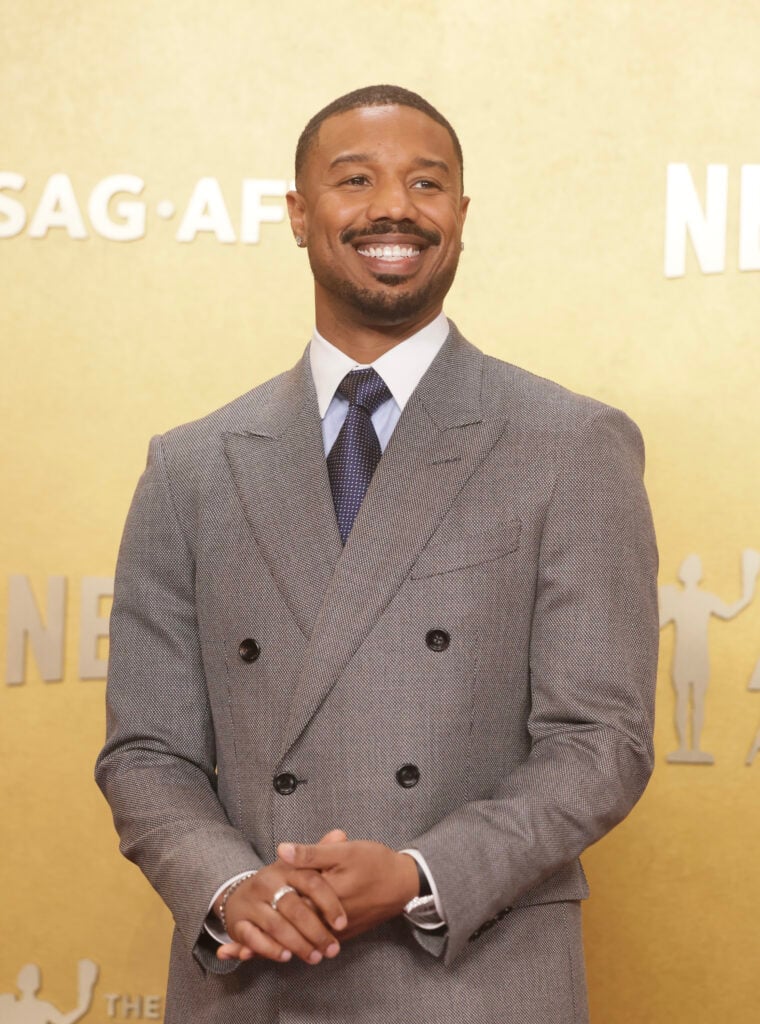 Michael B. Jordan asiste a la 32ª edición de los Premios Anuales de Actores en el Shrine Auditorium y Expo Hall el 1 de marzo de 2026 en Los Ángeles, California.