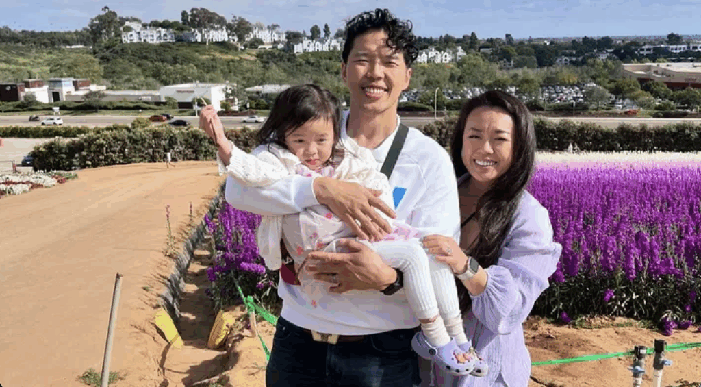 Comic and actor Alex Duong has passed away after a battle with cancer.