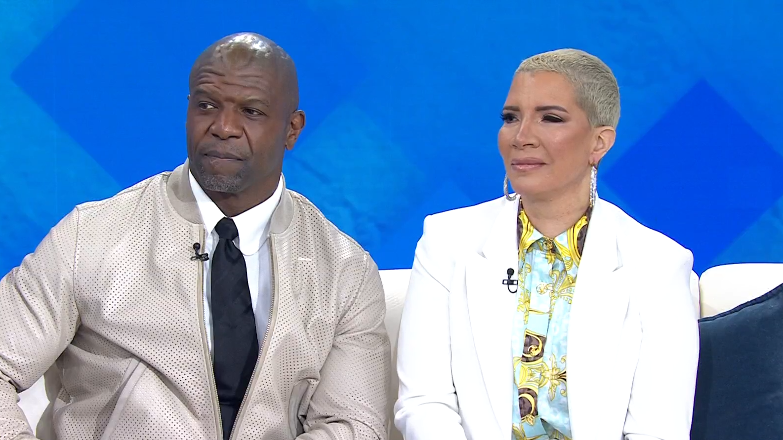 Rebecca en Terry Crews onthullen haar strijd tegen Parkinson en behandelingen