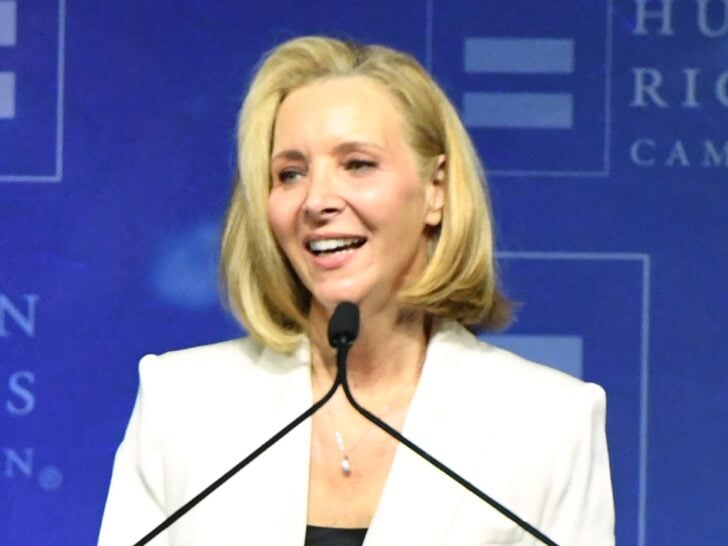 Lisa Kudrow: ‘Friends’ Writers Fantasized About Jennifer Aniston and …