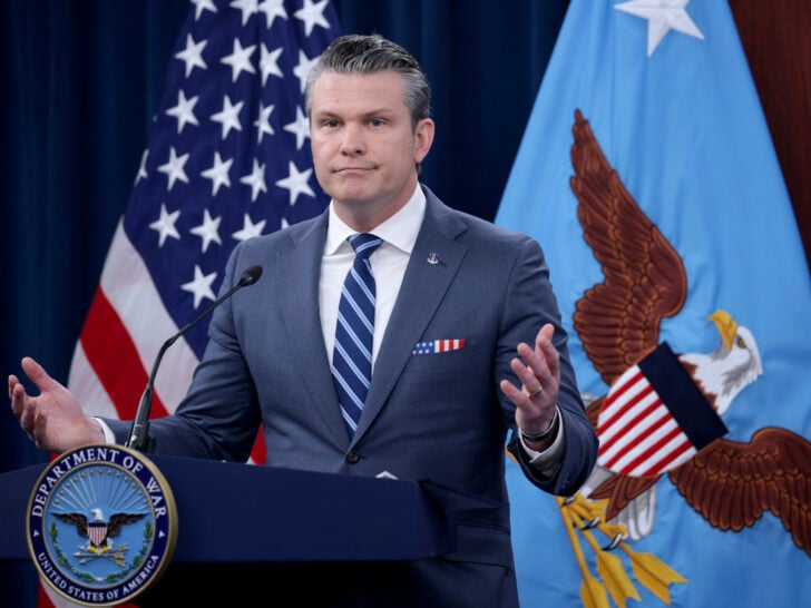 Pete Hegseth Quotes Fake Bible Verse From ‘Pulp Fiction’ at Pentagon Prayer …