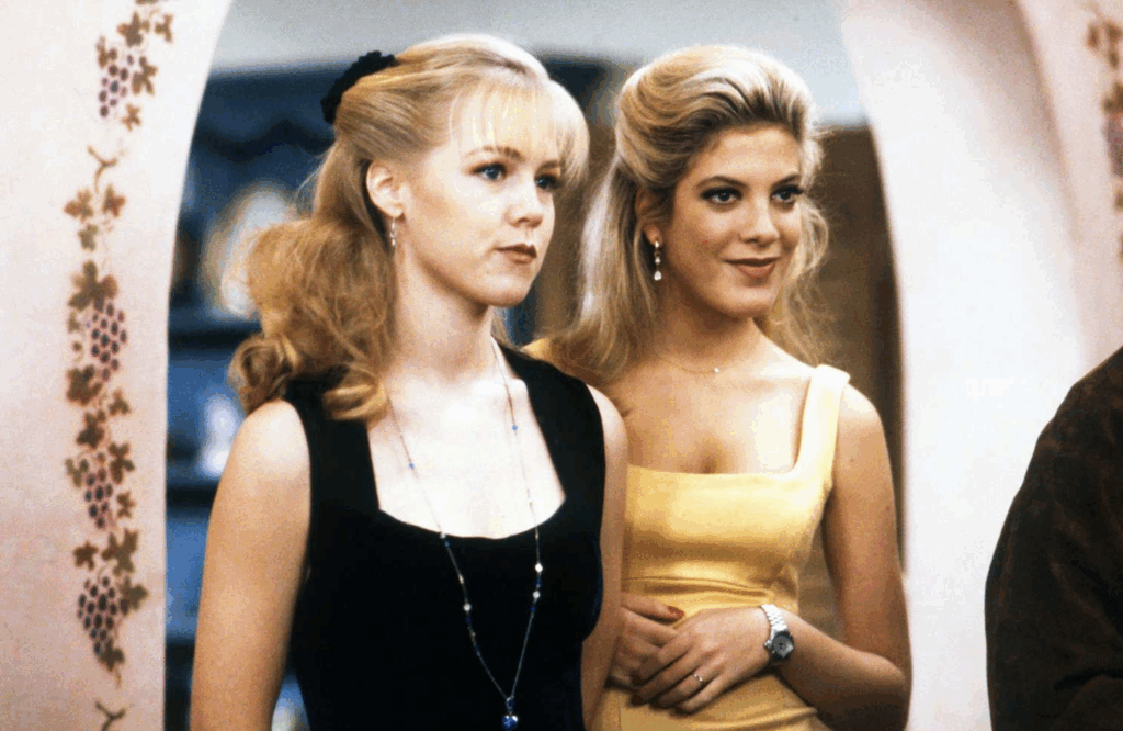 Jennie Garth (with Tori Spelling) during one of her appearances on Beverly Hills 90210.