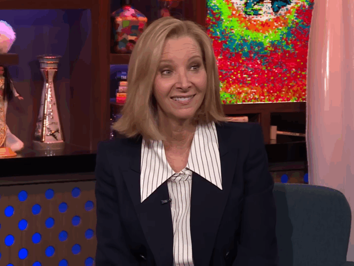 Lisa Kudrow Coolly Exposes Bravo, ‘RHOBH’ for Fakery