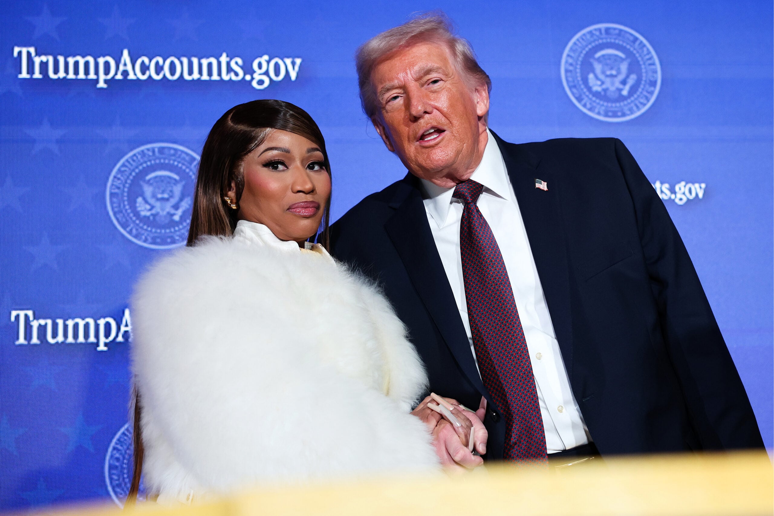 De regering-Trump reageert met de bewering dat Nicki Minaj gratie vraagt voor echtgenoot, broer